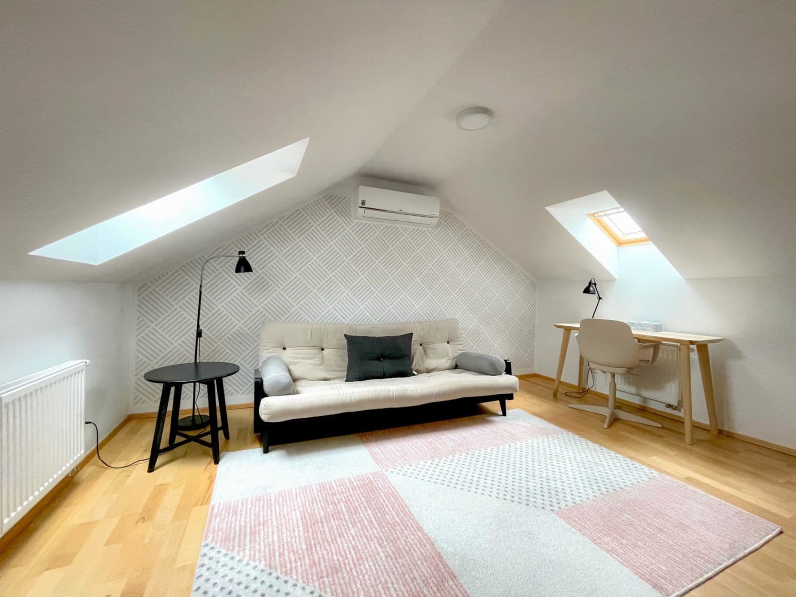 Pronájem bytu  93 m², Blanická, Praha, Praha