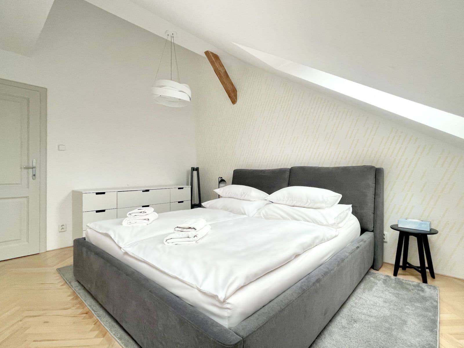 Pronájem bytu  93 m², Blanická, Praha, Praha