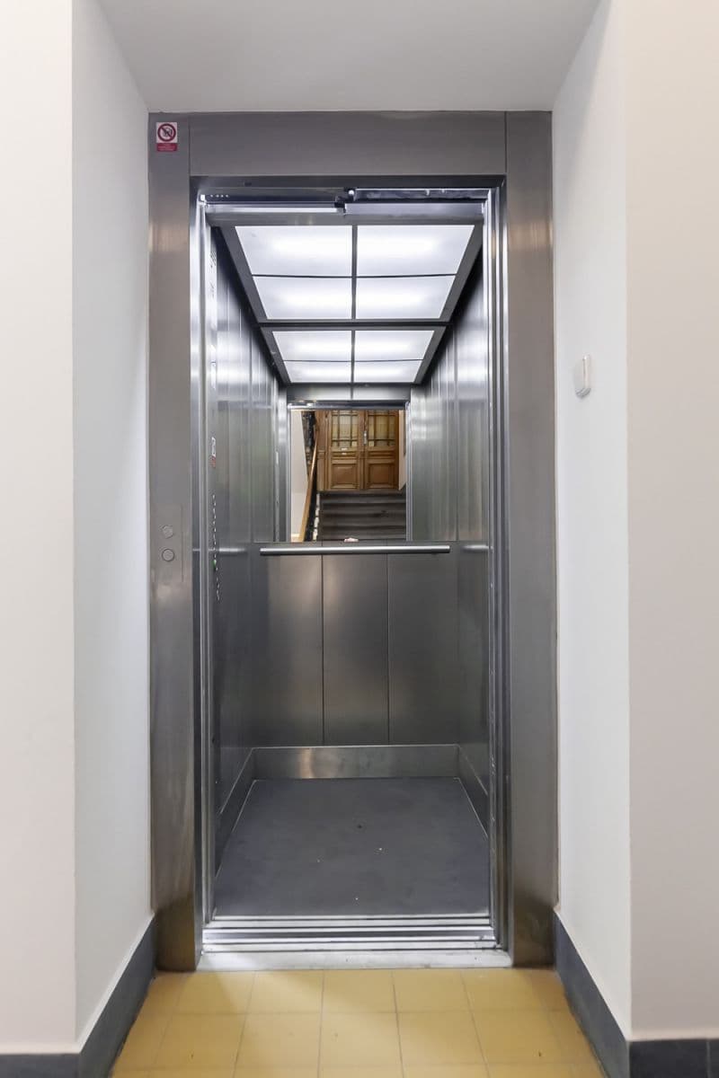 Pronájem bytu  93 m², Blanická, Praha, Praha