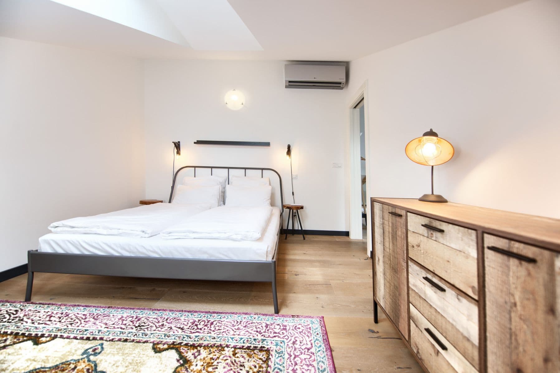 Pronájem bytu  125 m², V Kolkovně, Praha, Praha