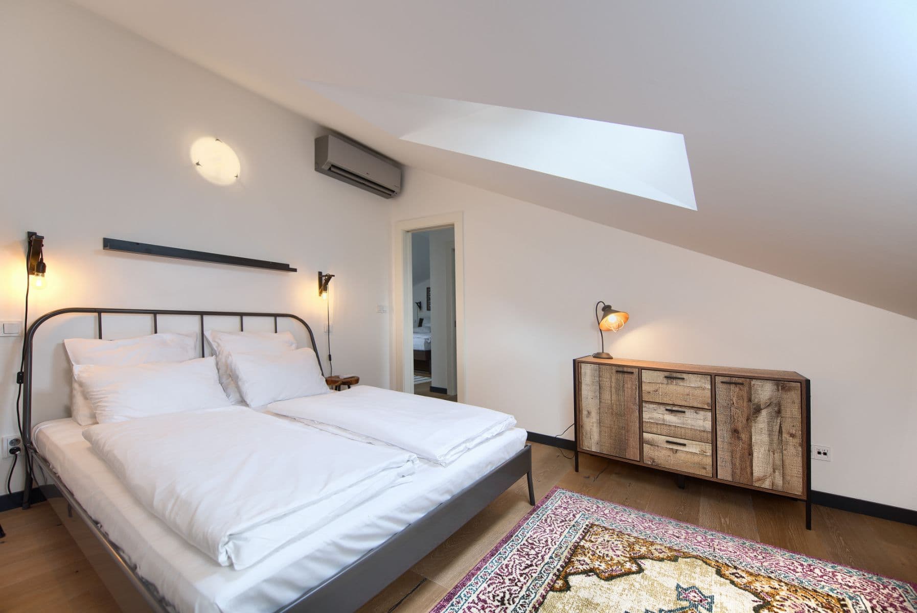 Pronájem bytu  125 m², V Kolkovně, Praha, Praha