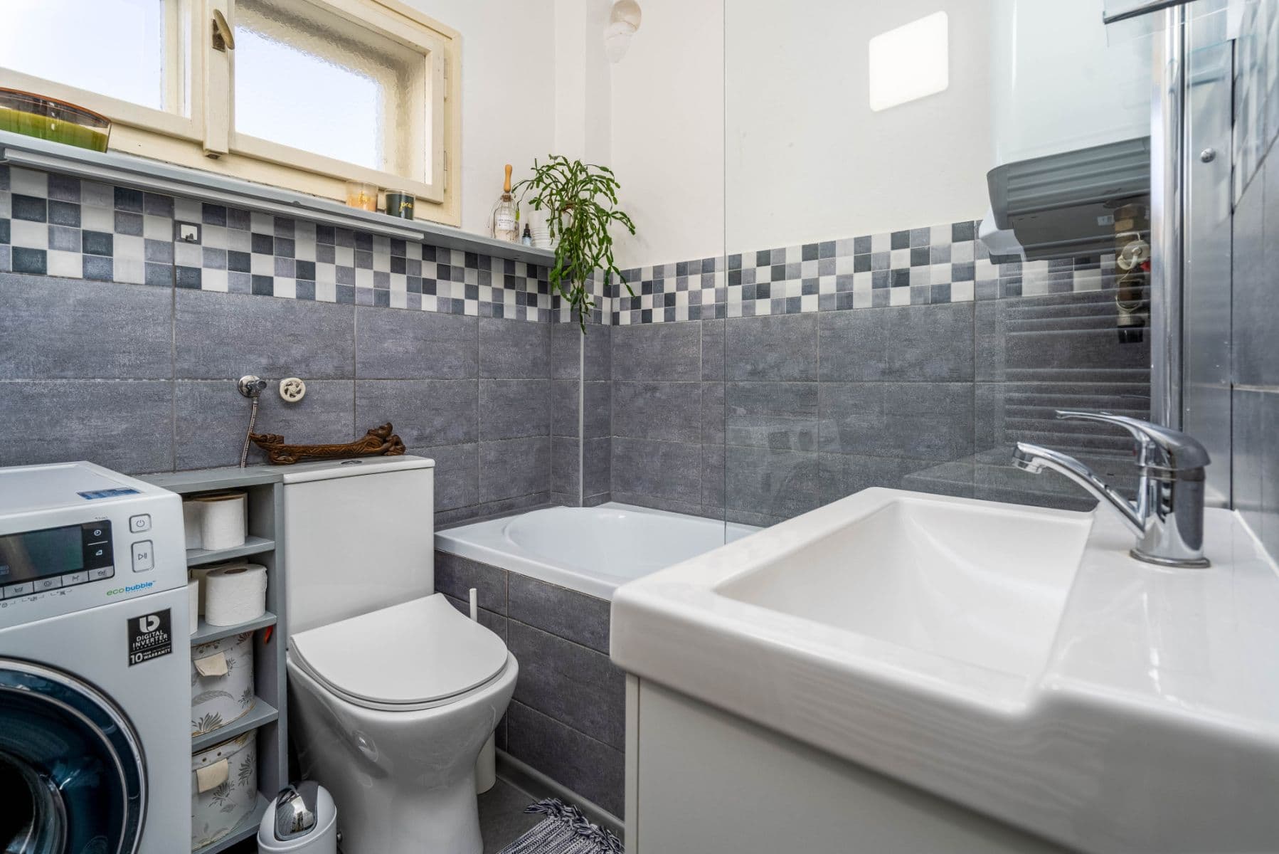 Pronájem bytu  100 m², Jiřinková, Praha, Praha