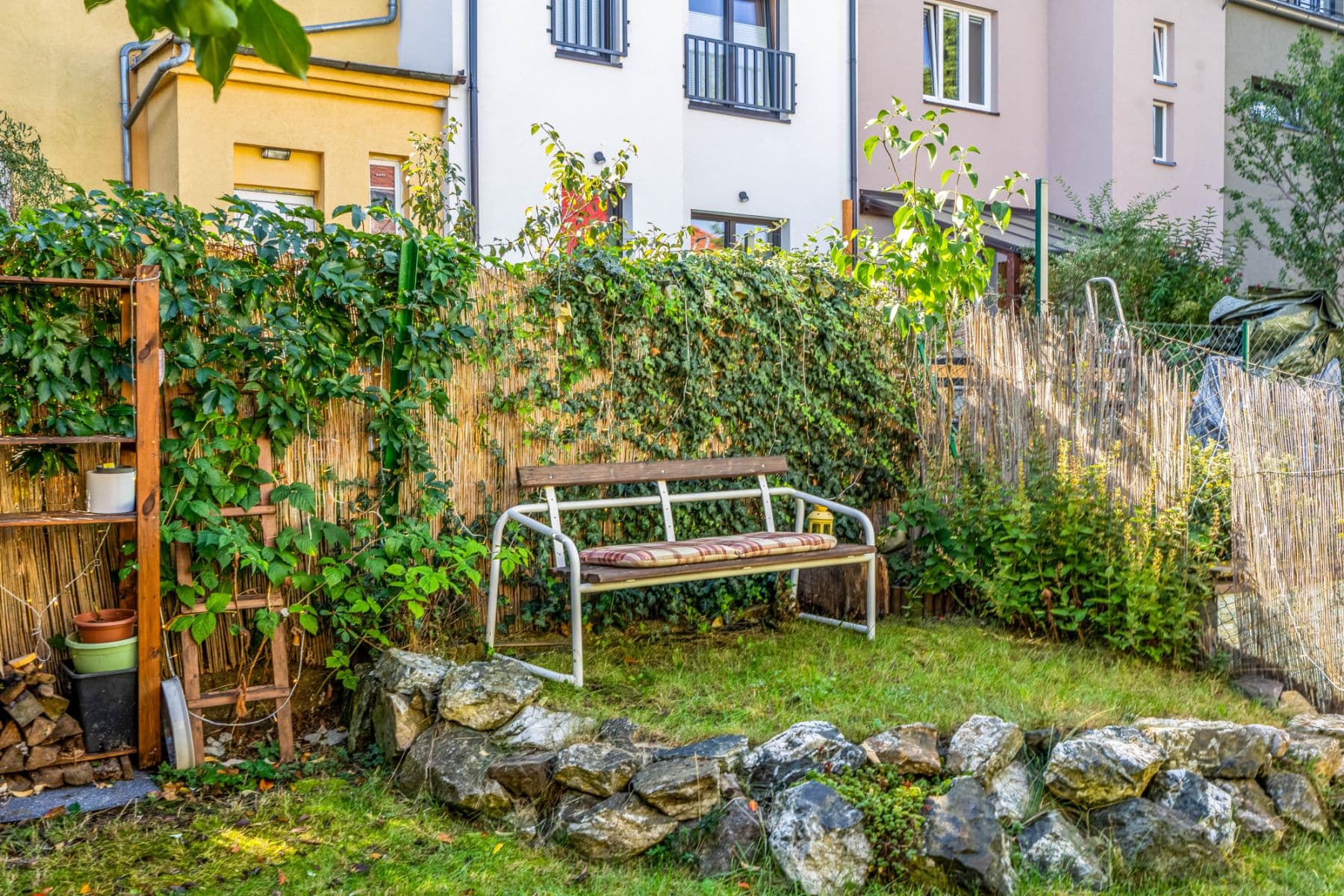 Pronájem bytu  100 m², Jiřinková, Praha, Praha