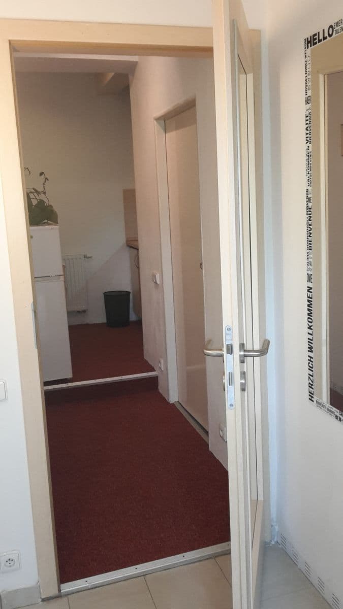 Pronájem bytu  48 m², Na Kuthence, Praha, Praha