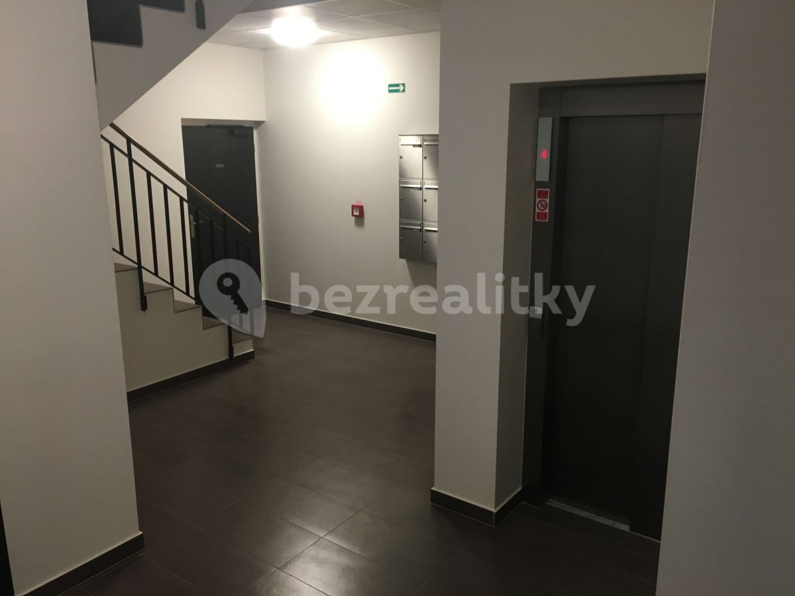 Pronájem bytu  53 m², Drahobejlova, Praha, Praha