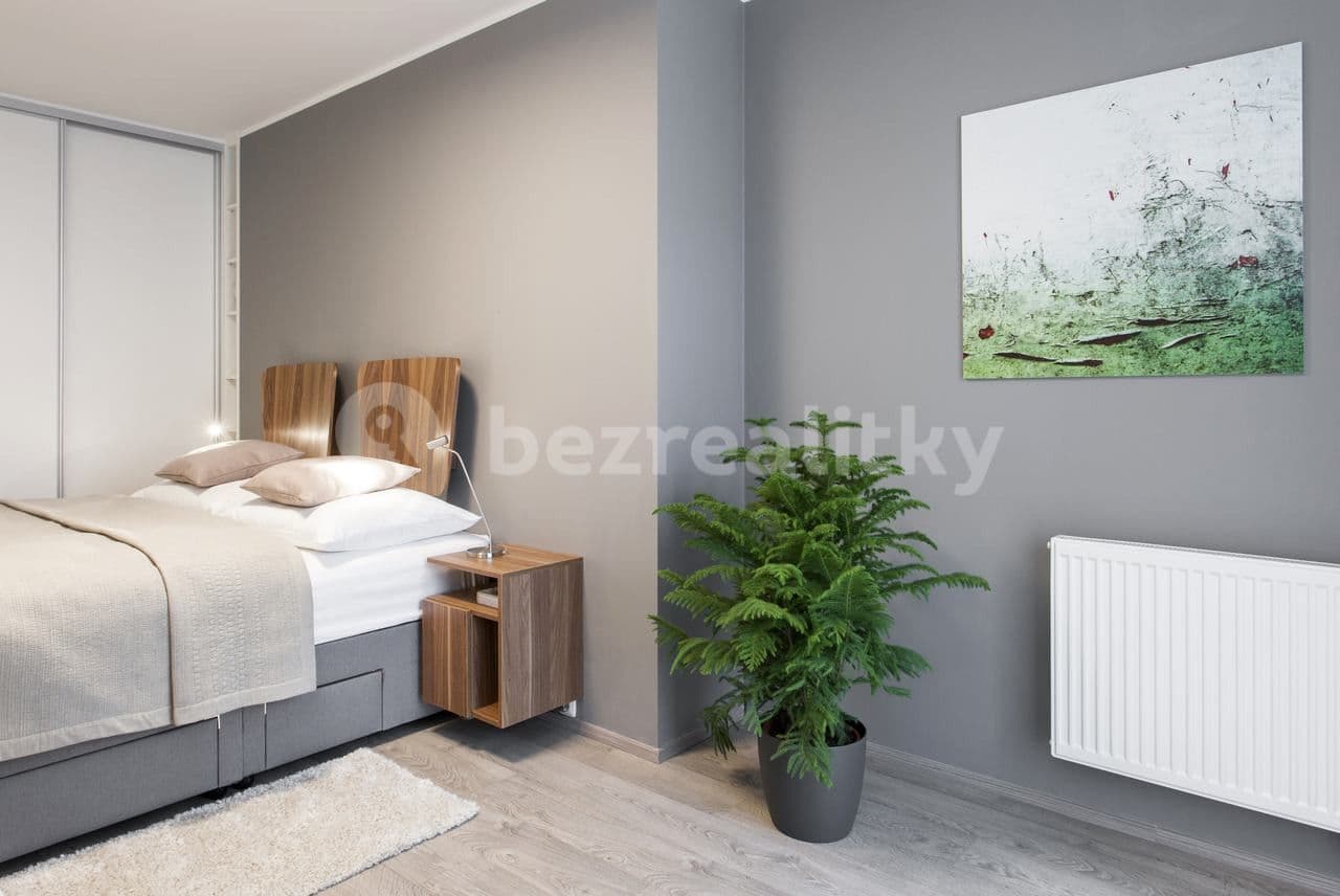 Pronájem bytu  53 m², Drahobejlova, Praha, Praha