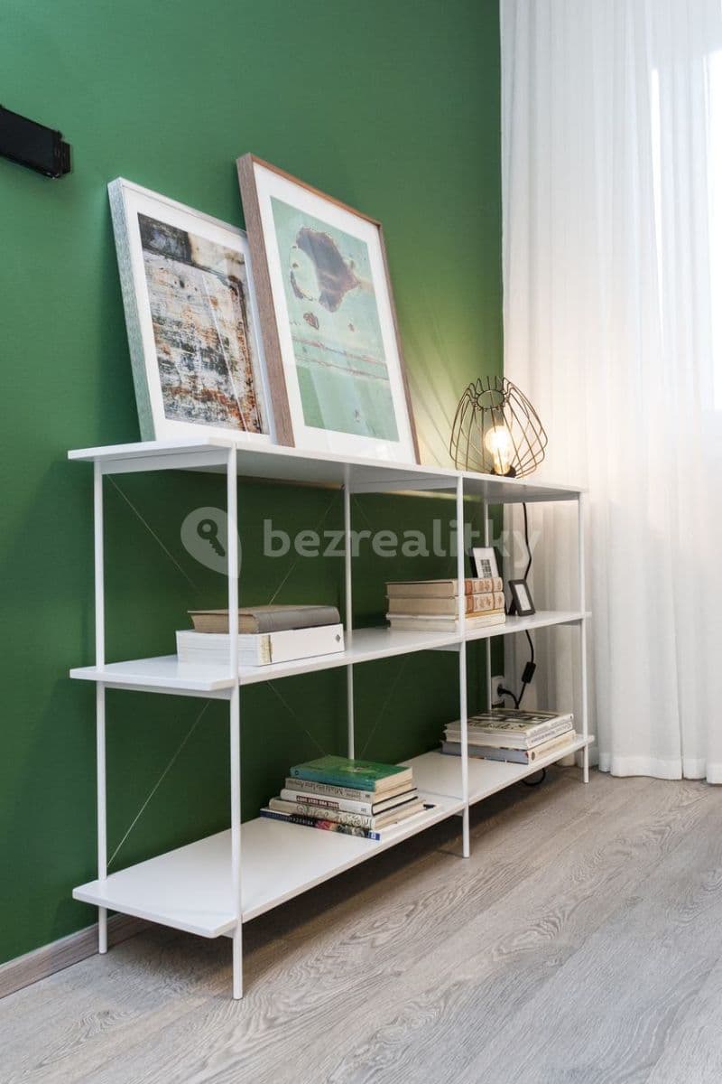 Pronájem bytu  53 m², Drahobejlova, Praha, Praha