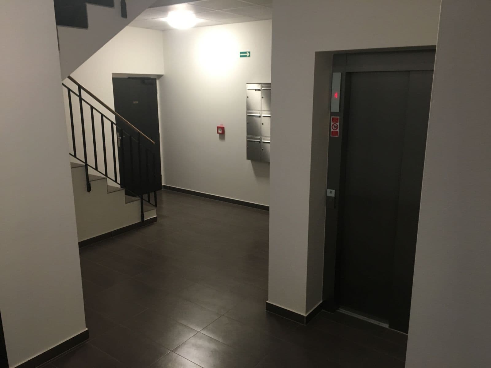 Pronájem bytu  53 m², Drahobejlova, Praha, Praha