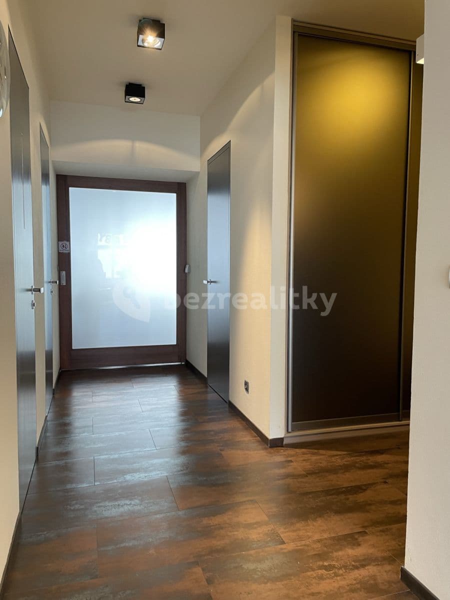 Pronájem bytu  95 m², Pod Slovany, Praha, Praha