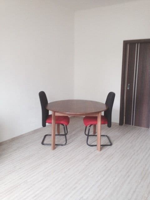 Pronájem bytu  50 m², U Nových domů III, Praha, Praha
