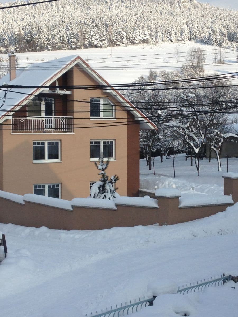 Pronájem bytu  800 m², Komjatná, Komjatná, Žilinský kraj