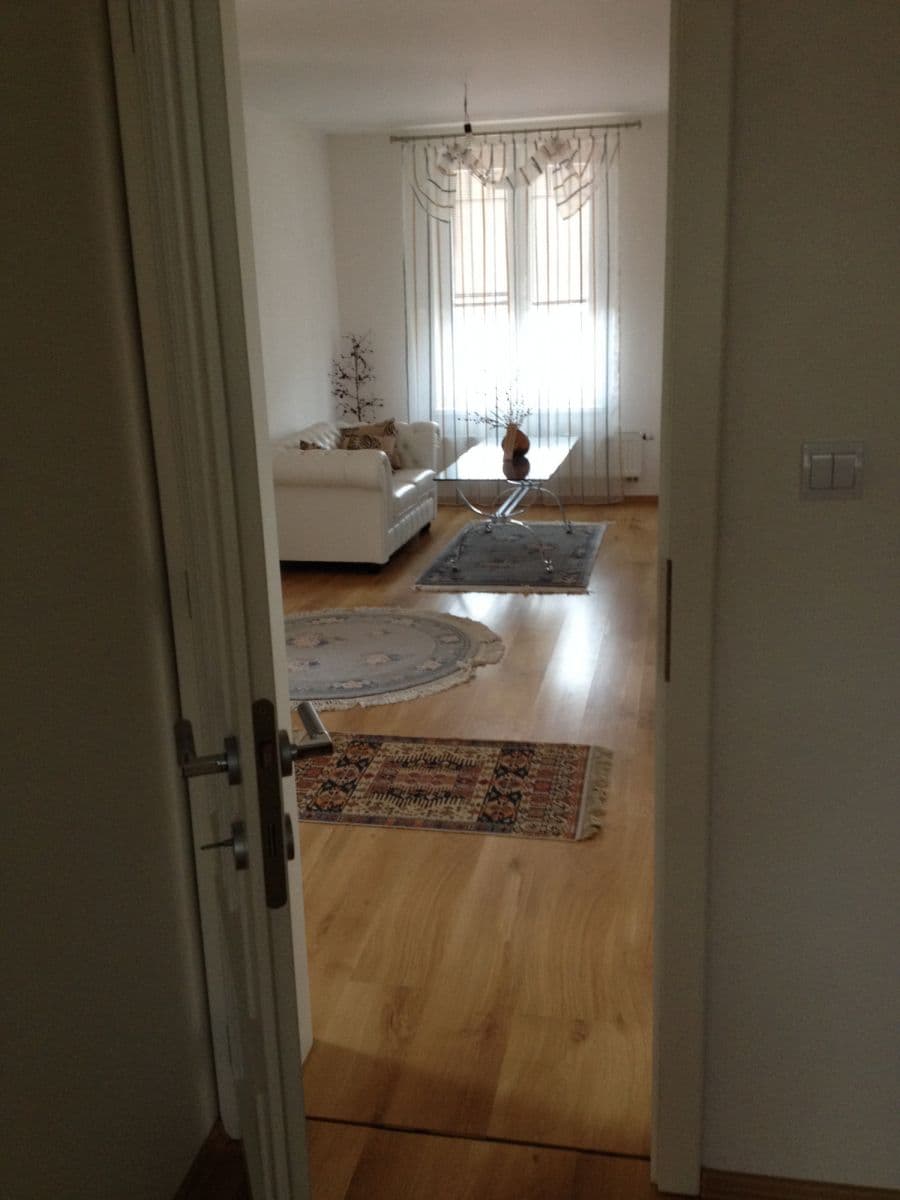 Pronájem bytu  800 m², Komjatná, Komjatná, Žilinský kraj