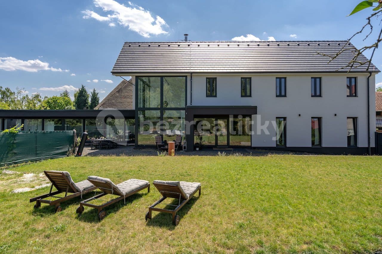 Pronájem bytu  240 m², Černěves, Černěves, Ústecký kraj