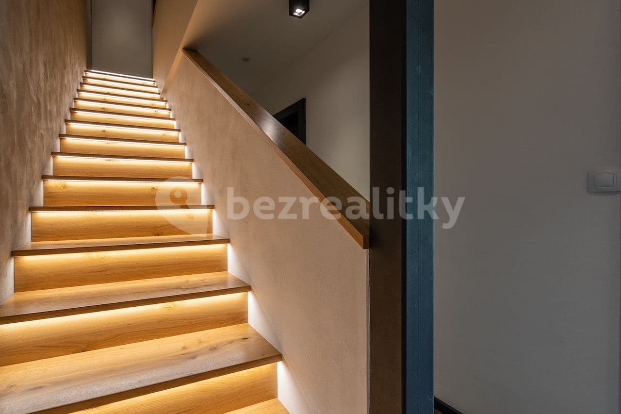 Pronájem bytu  240 m², Černěves, Černěves, Ústecký kraj