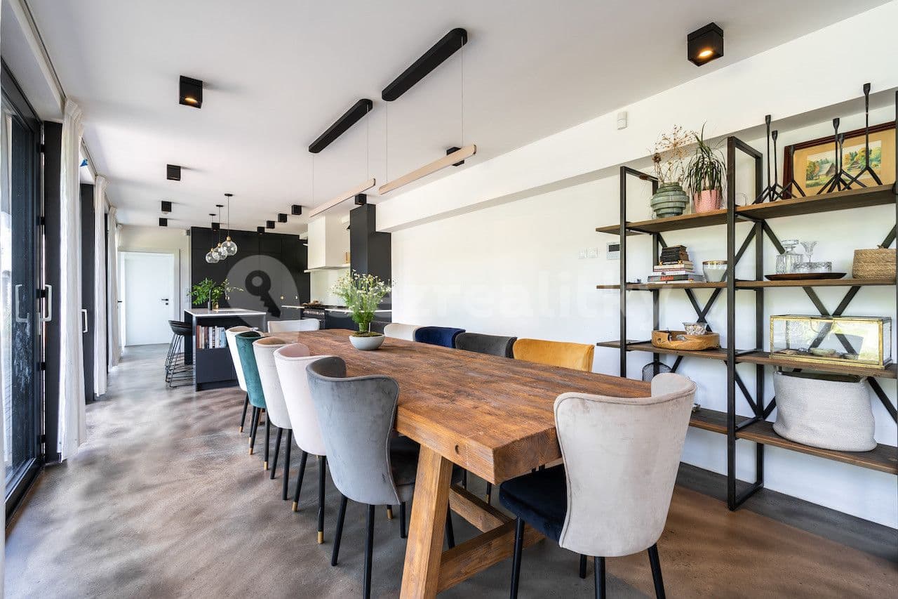 Pronájem bytu  240 m², Černěves, Černěves, Ústecký kraj