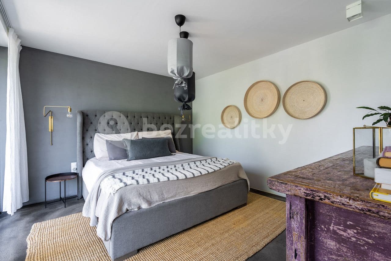 Pronájem bytu  240 m², Černěves, Černěves, Ústecký kraj