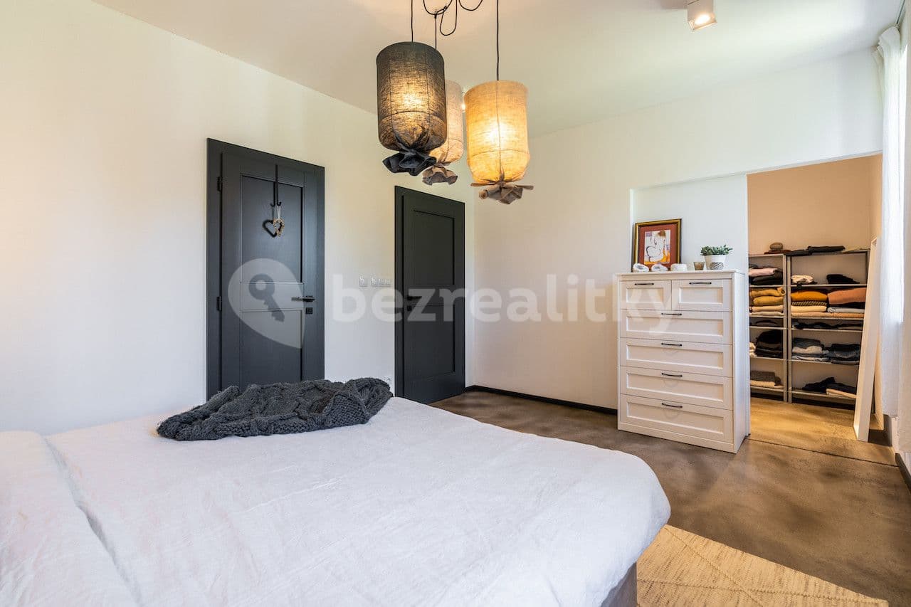 Pronájem bytu  240 m², Černěves, Černěves, Ústecký kraj