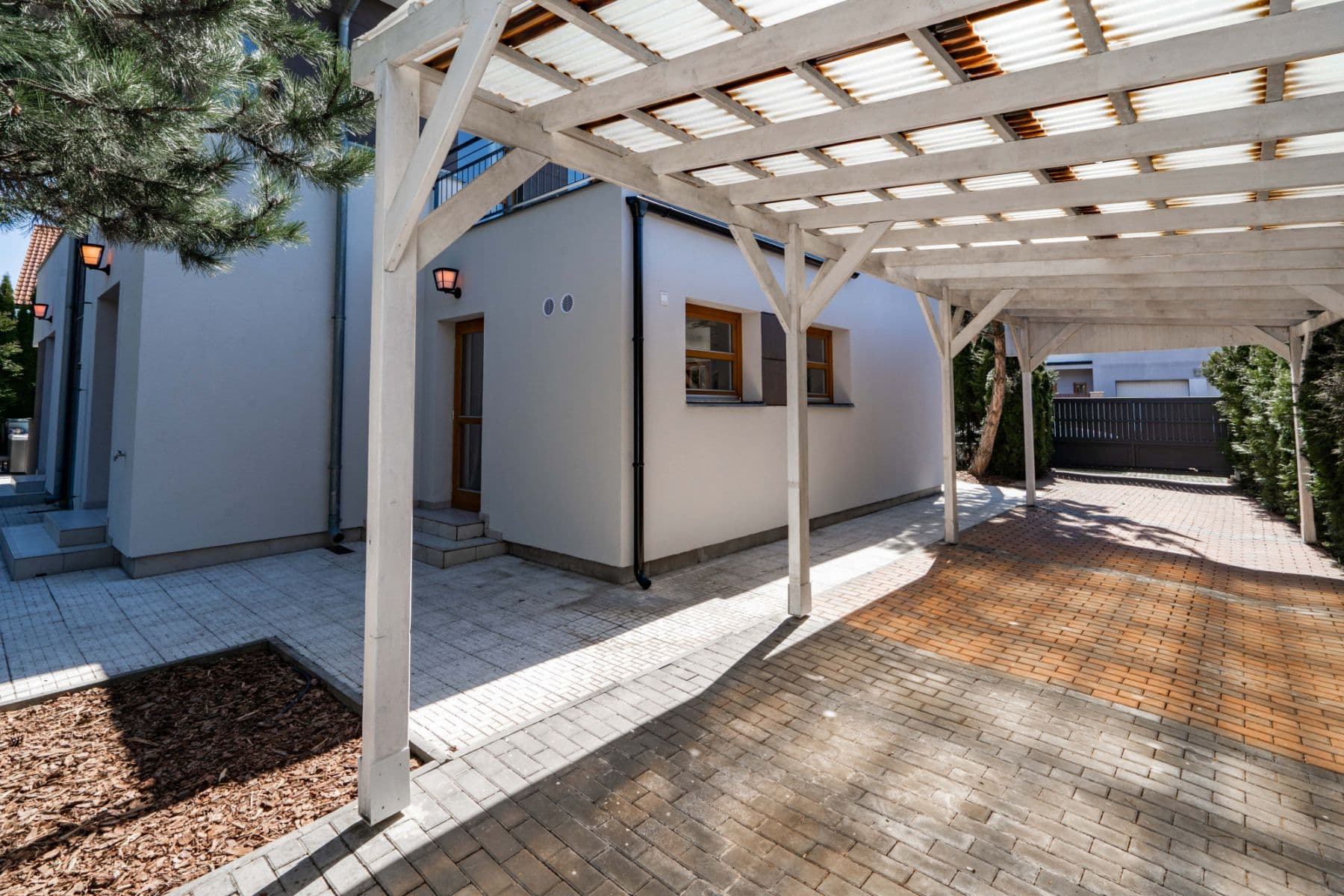Pronájem bytu  250 m², Pod Valem II., Průhonice, Středočeský kraj
