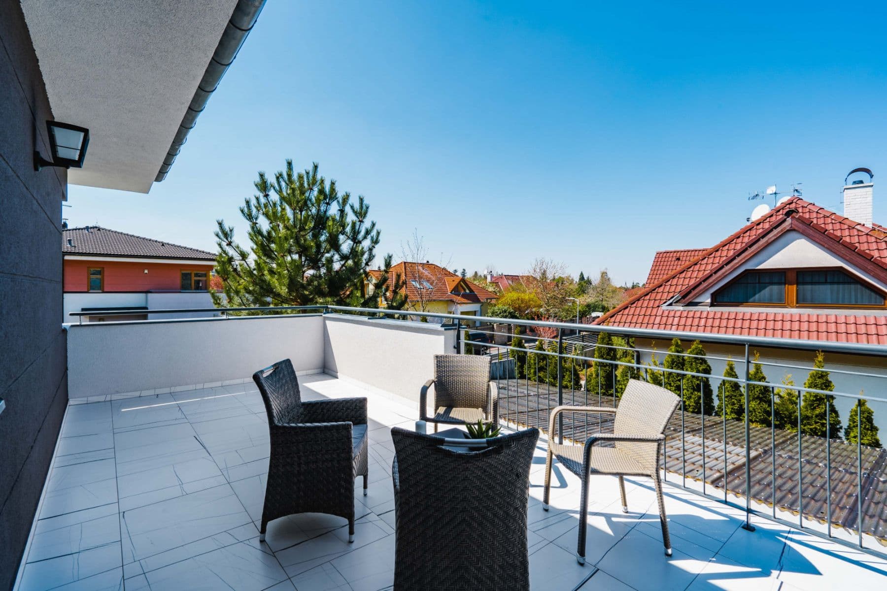 Pronájem bytu  250 m², Pod Valem II., Průhonice, Středočeský kraj