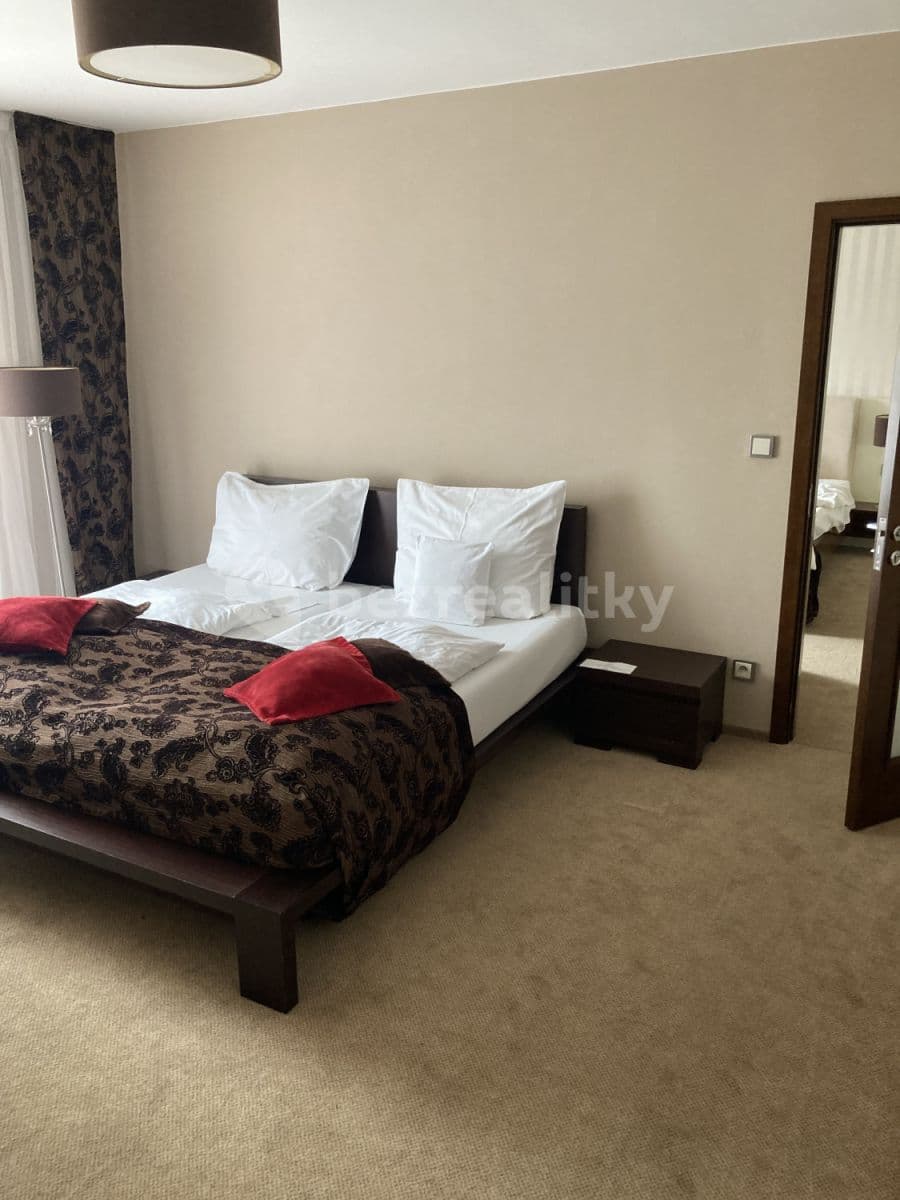 Pronájem bytu  78 m², U Borského parku, Plzeň, Plzeňský kraj