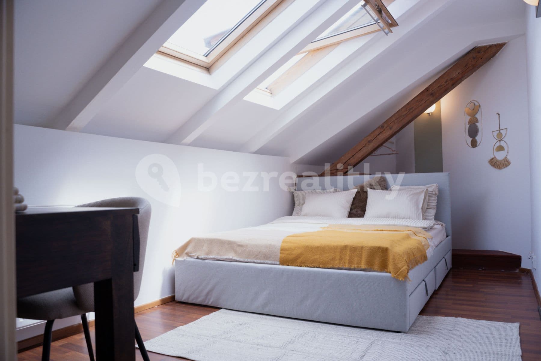 Pronájem bytu  92 m², Na Bělidle, Praha, Praha