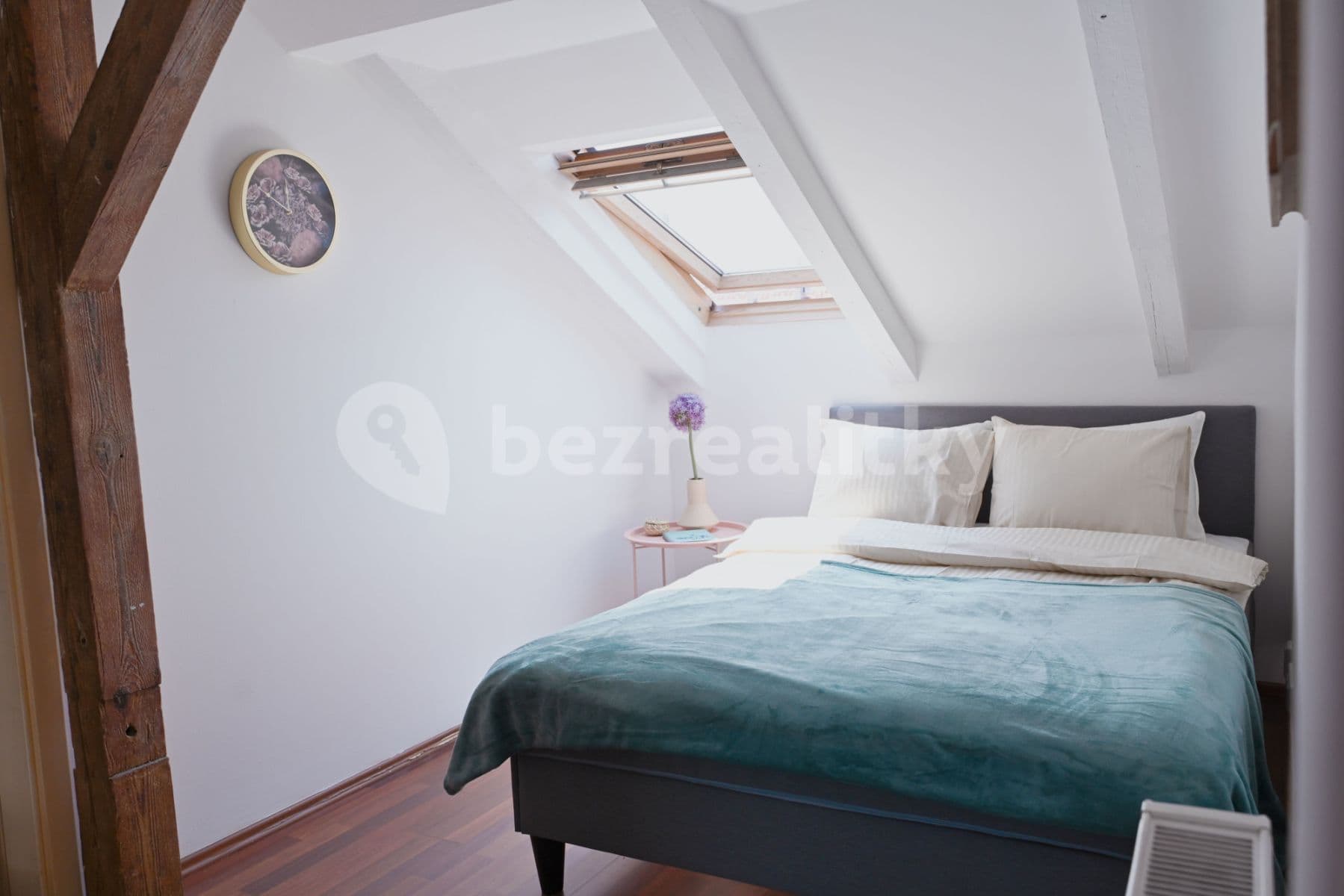 Pronájem bytu  92 m², Na Bělidle, Praha, Praha