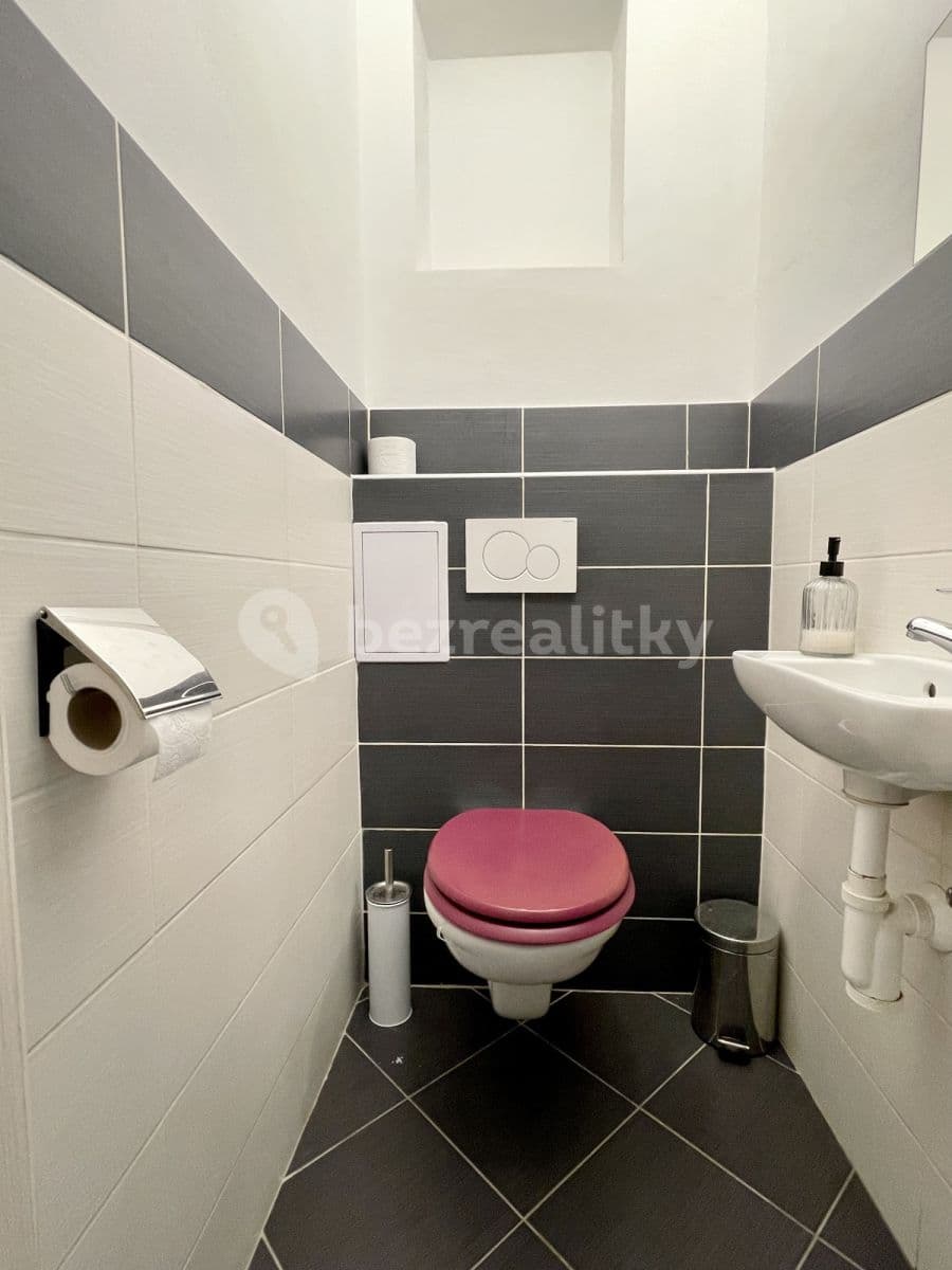 Pronájem bytu  99 m², Tomáškova, Praha, Praha
