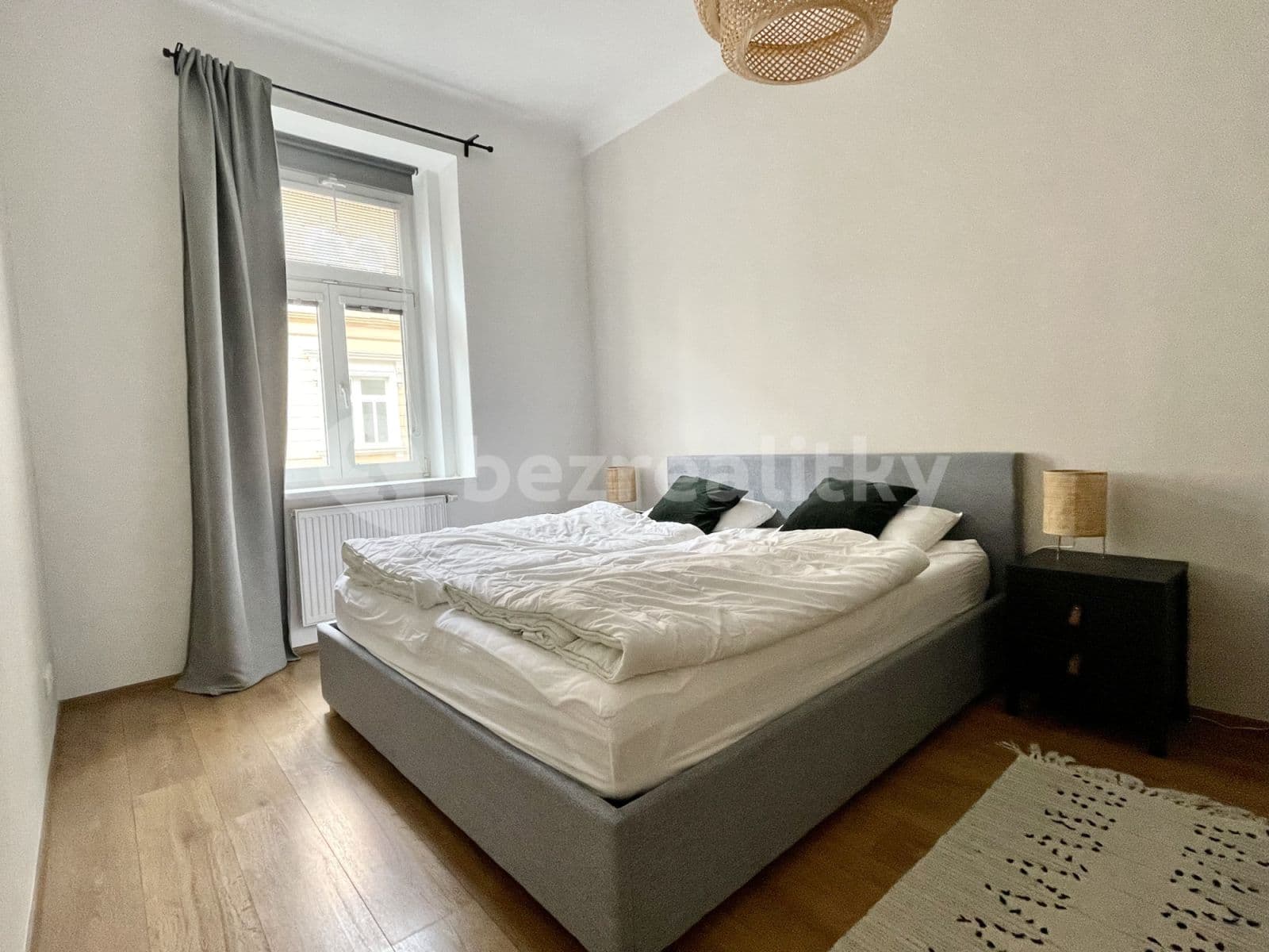 Pronájem bytu  99 m², Tomáškova, Praha, Praha