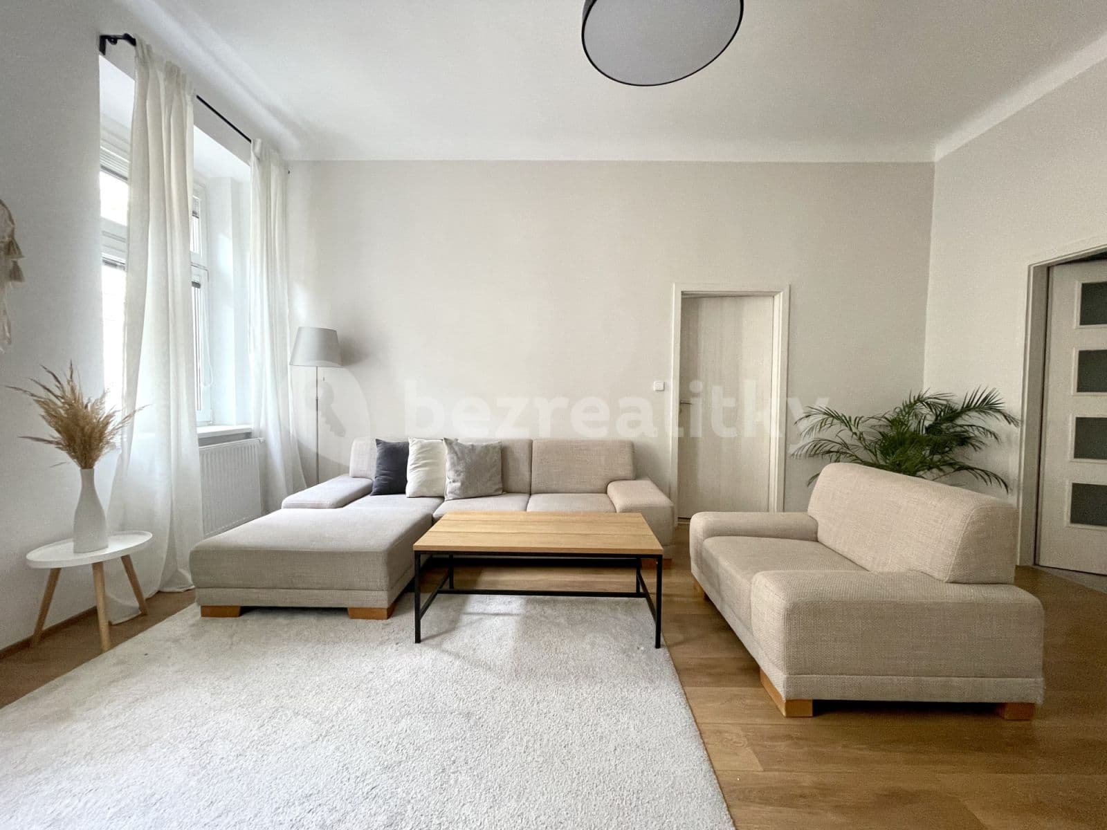 Pronájem bytu  99 m², Tomáškova, Praha, Praha