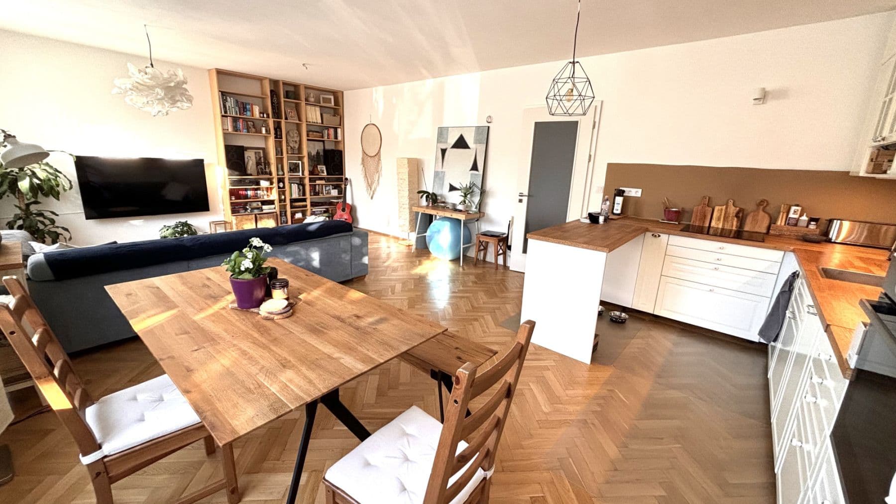 Pronájem bytu  76 m², Kafkova, Praha, Praha