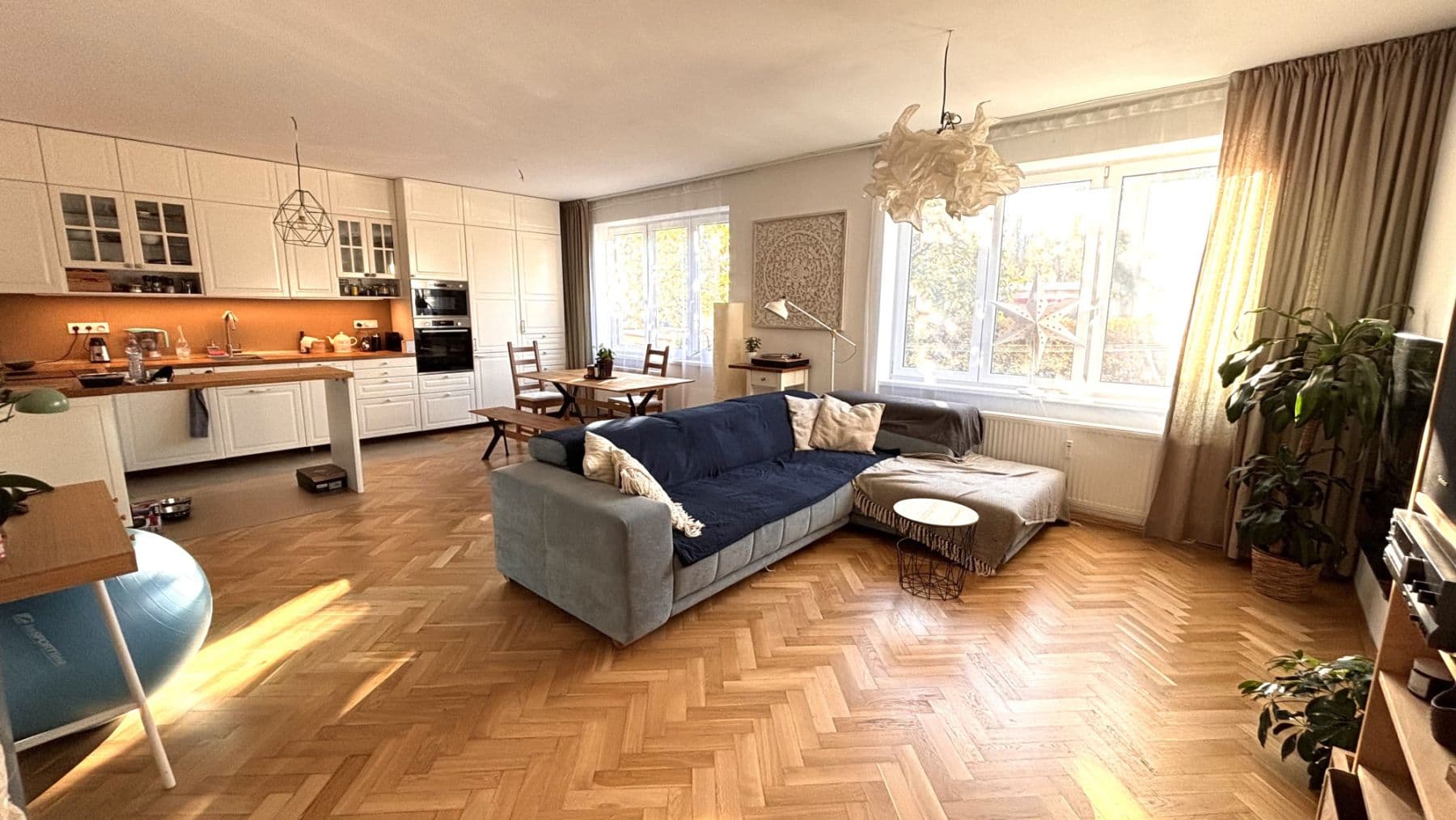 Pronájem bytu  76 m², Kafkova, Praha, Praha