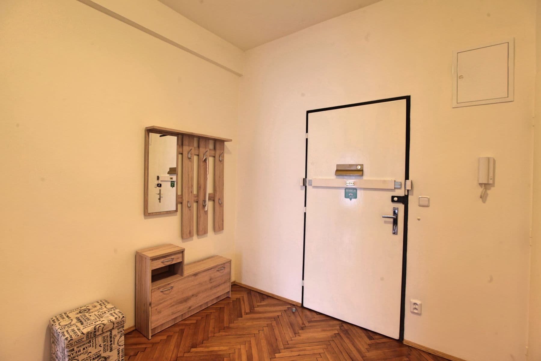 Pronájem bytu  63 m², Krakovská, Praha, Praha