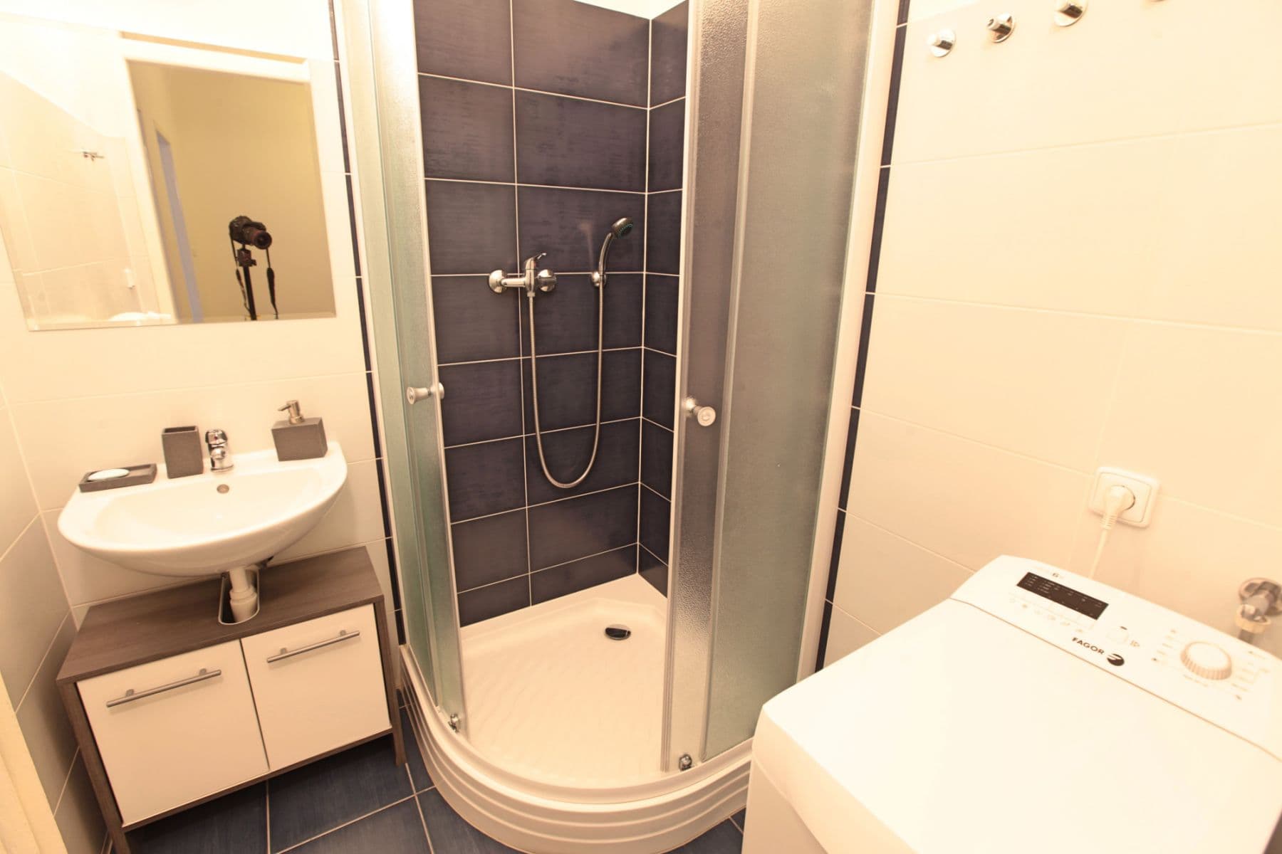 Pronájem bytu  63 m², Krakovská, Praha, Praha