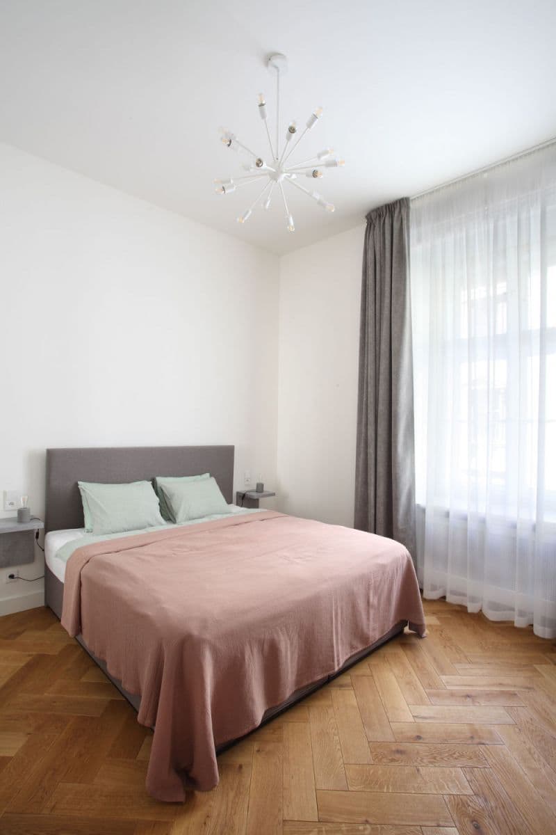 Pronájem bytu  64 m², Dlážděná, Praha, Praha