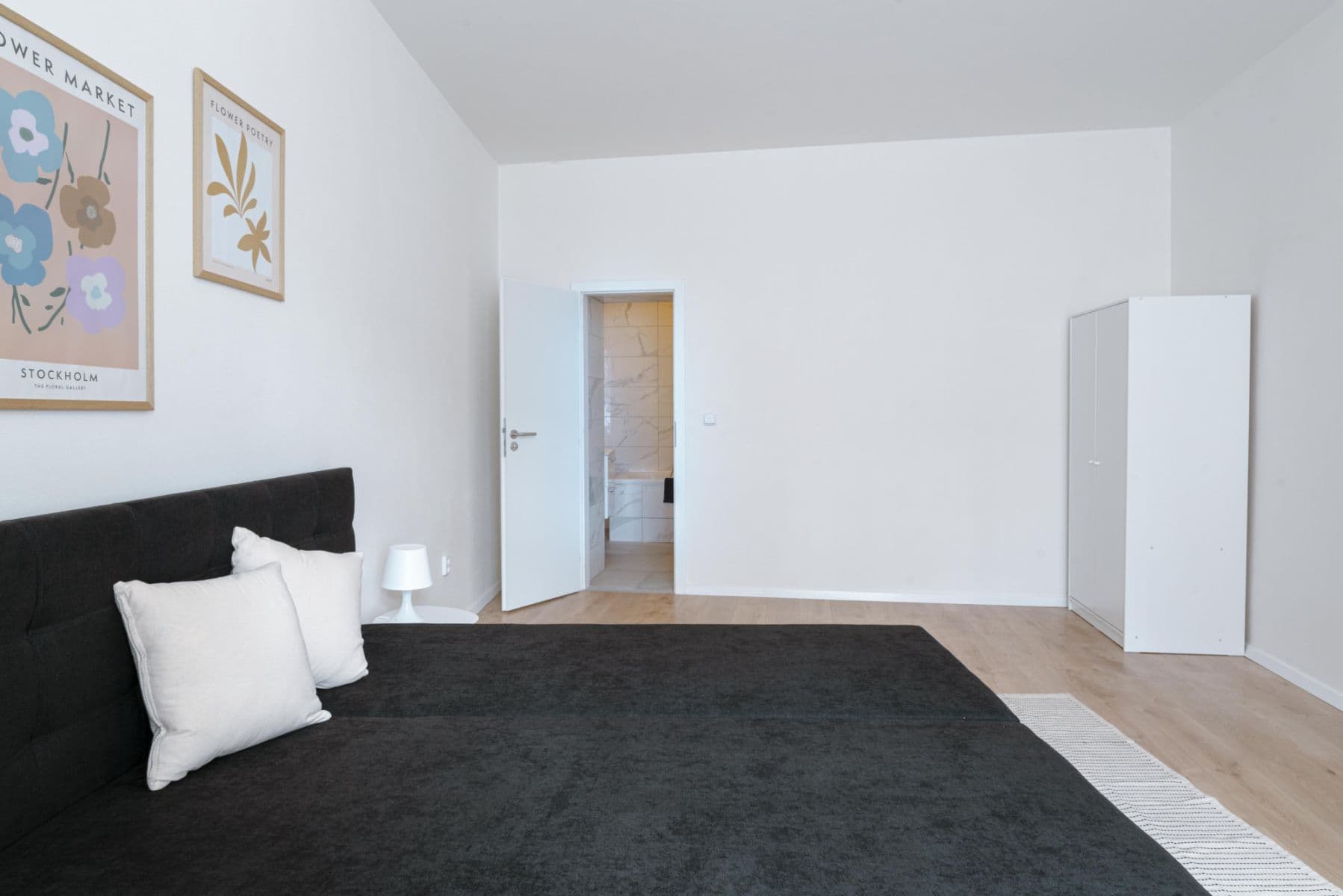 Pronájem bytu  85 m², Košická, Praha, Praha