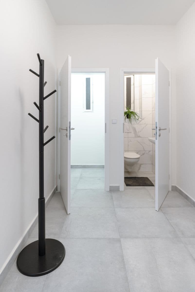 Pronájem bytu  85 m², Košická, Praha, Praha