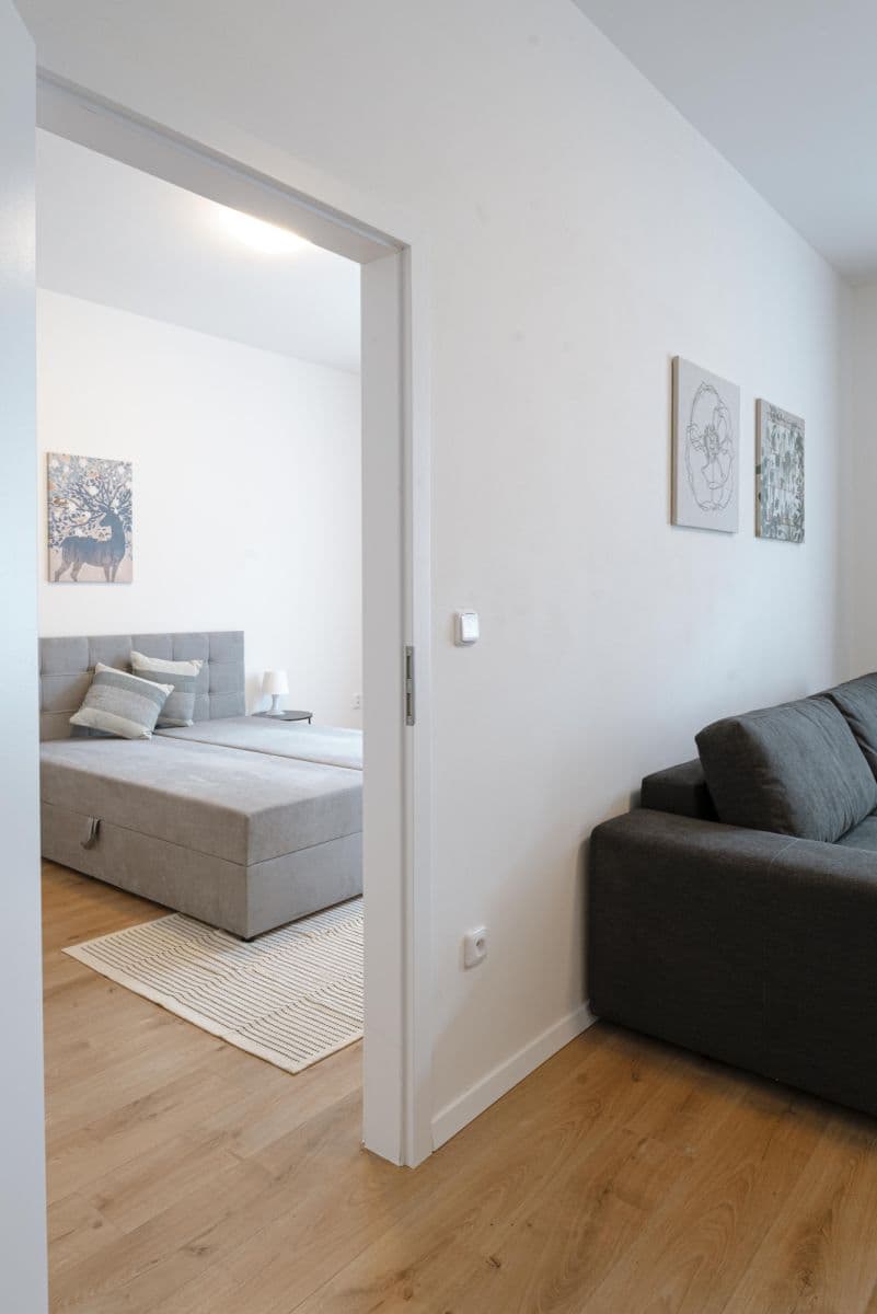 Pronájem bytu  85 m², Košická, Praha, Praha
