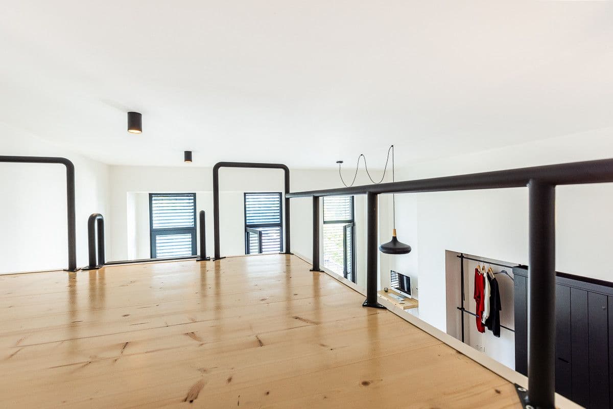 Pronájem bytu  49 m², V Háji, Praha, Praha