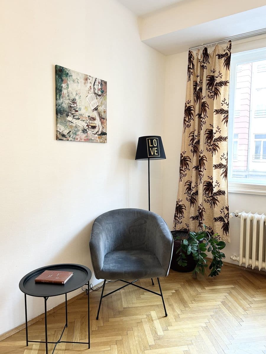 Pronájem bytu  72 m², Vrázova, Praha, Praha