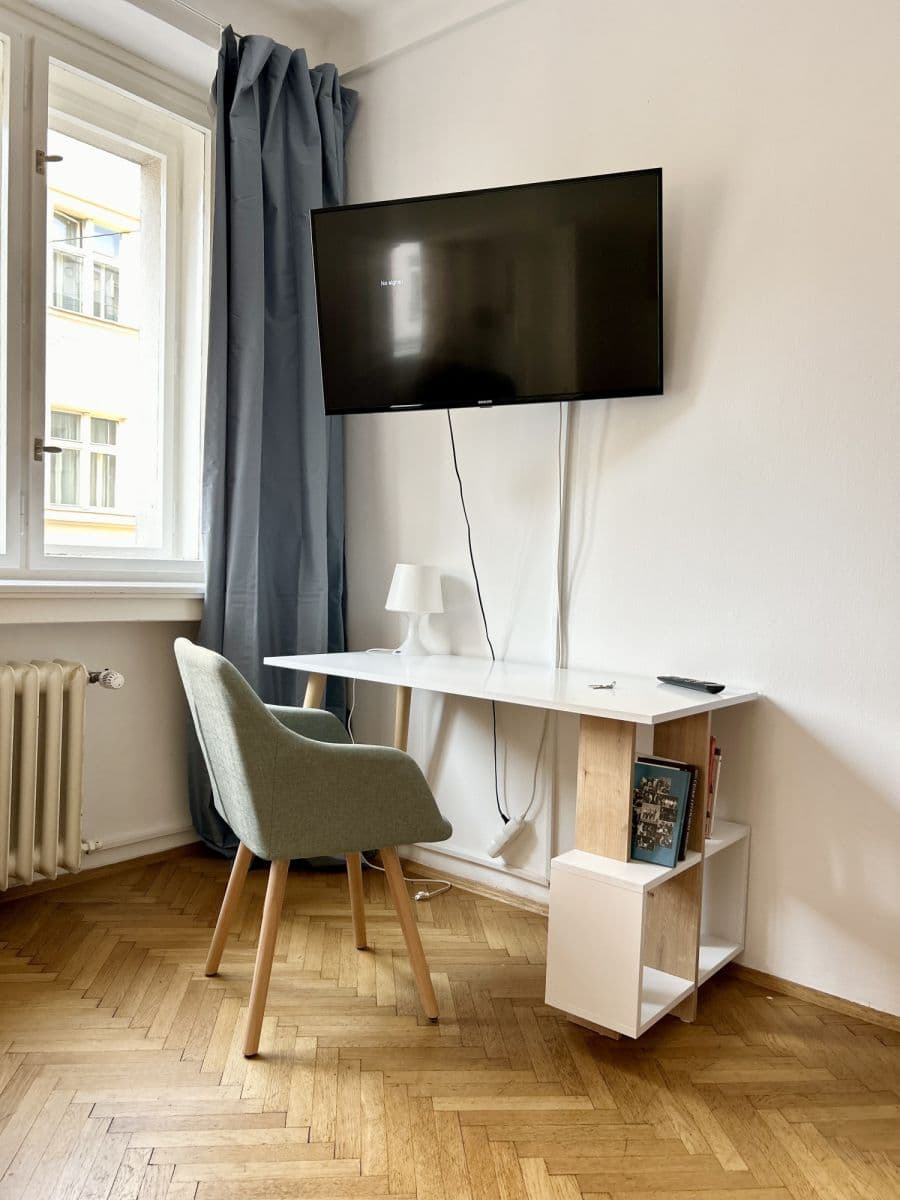 Pronájem bytu  72 m², Vrázova, Praha, Praha