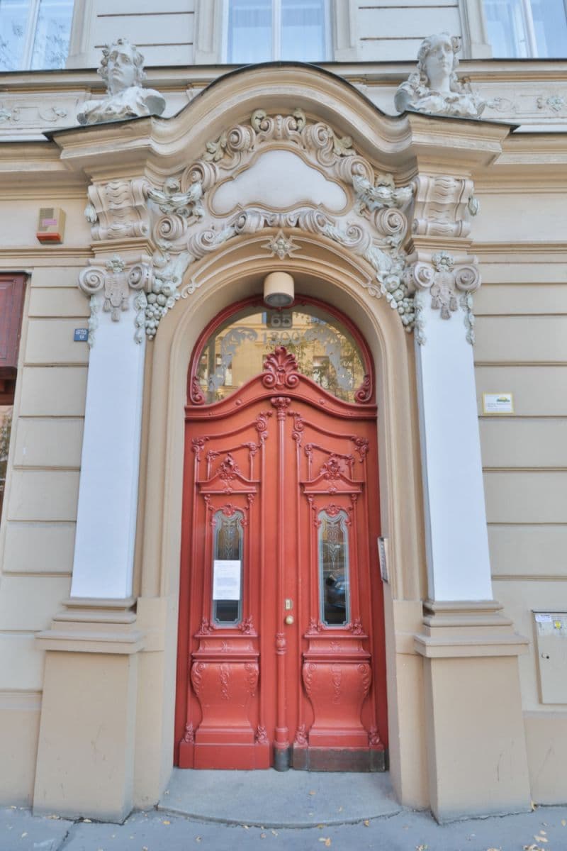 Pronájem bytu  42 m², Korunní, Praha, Praha