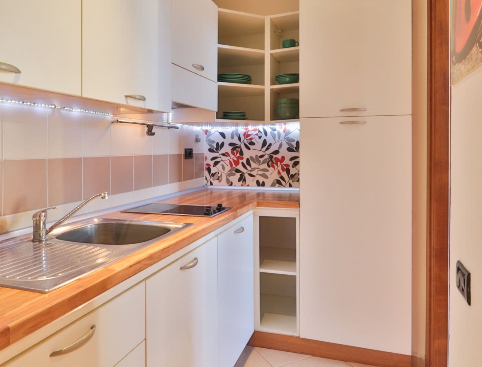 Pronájem bytu  42 m², Korunní, Praha, Praha