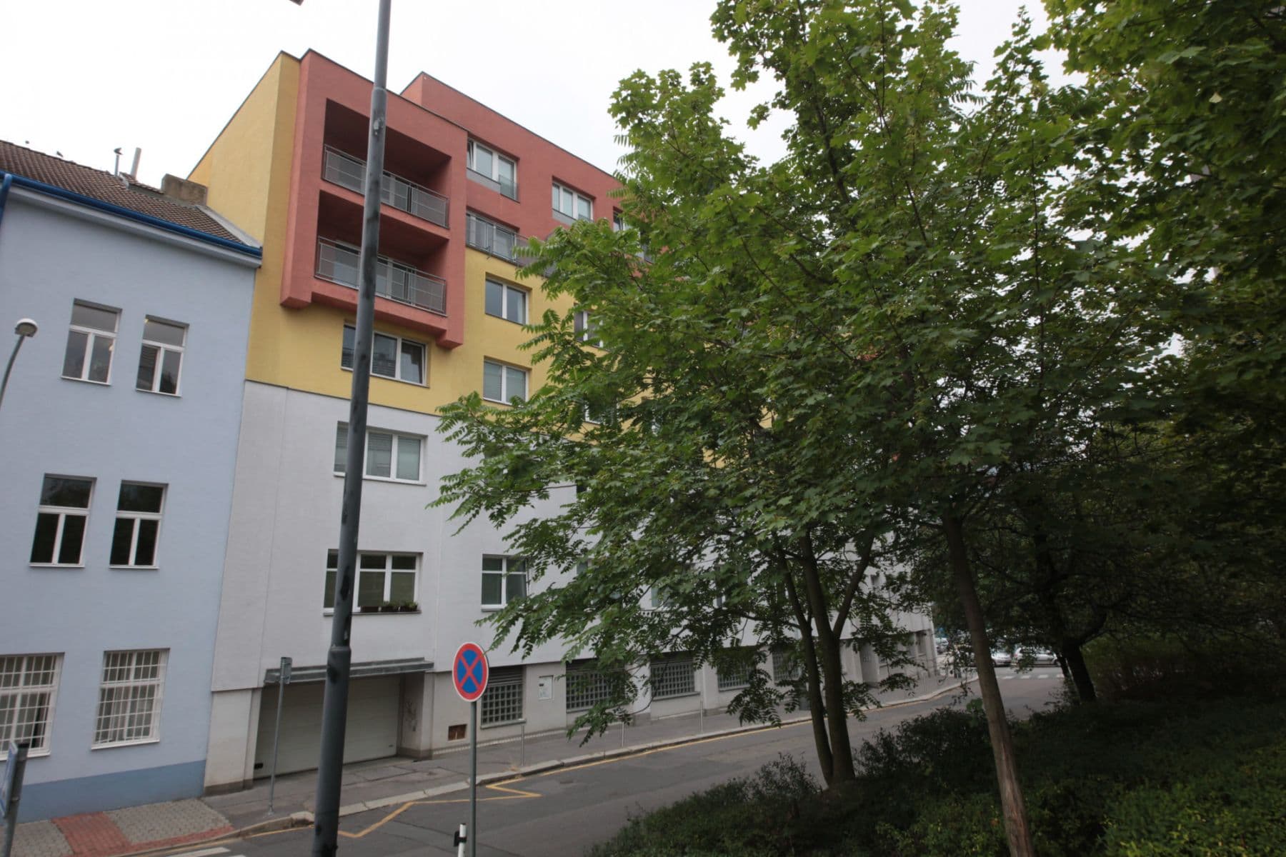 Pronájem bytu  30 m², Jemnická, Praha, Praha