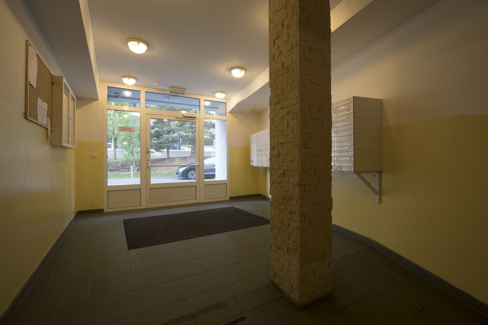 Pronájem bytu  30 m², Jemnická, Praha, Praha