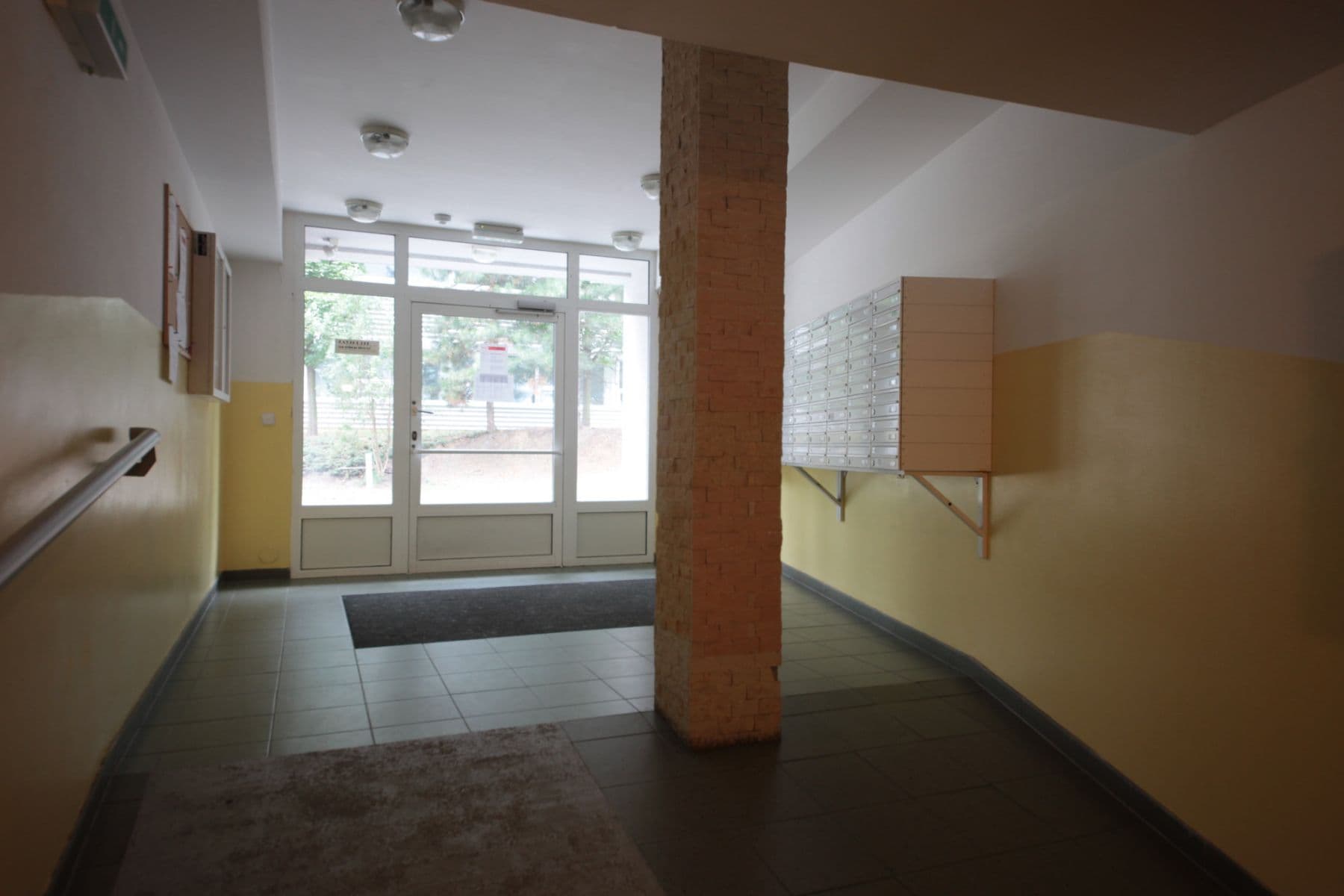Pronájem bytu  30 m², Jemnická, Praha, Praha