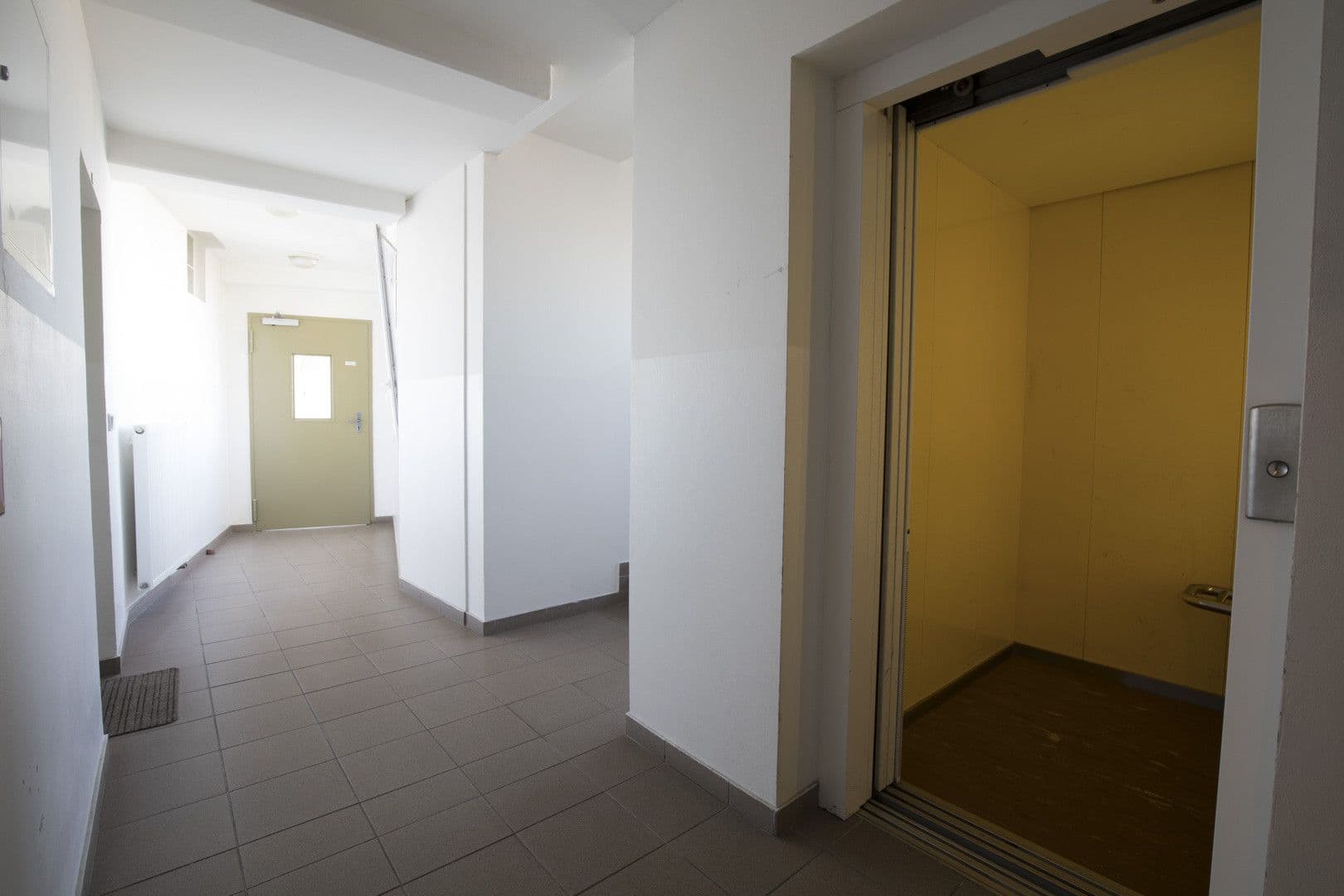 Pronájem bytu  30 m², Jemnická, Praha, Praha