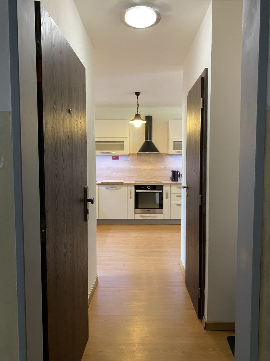 Pronájem bytu  52 m², Hrusická, Praha, Praha