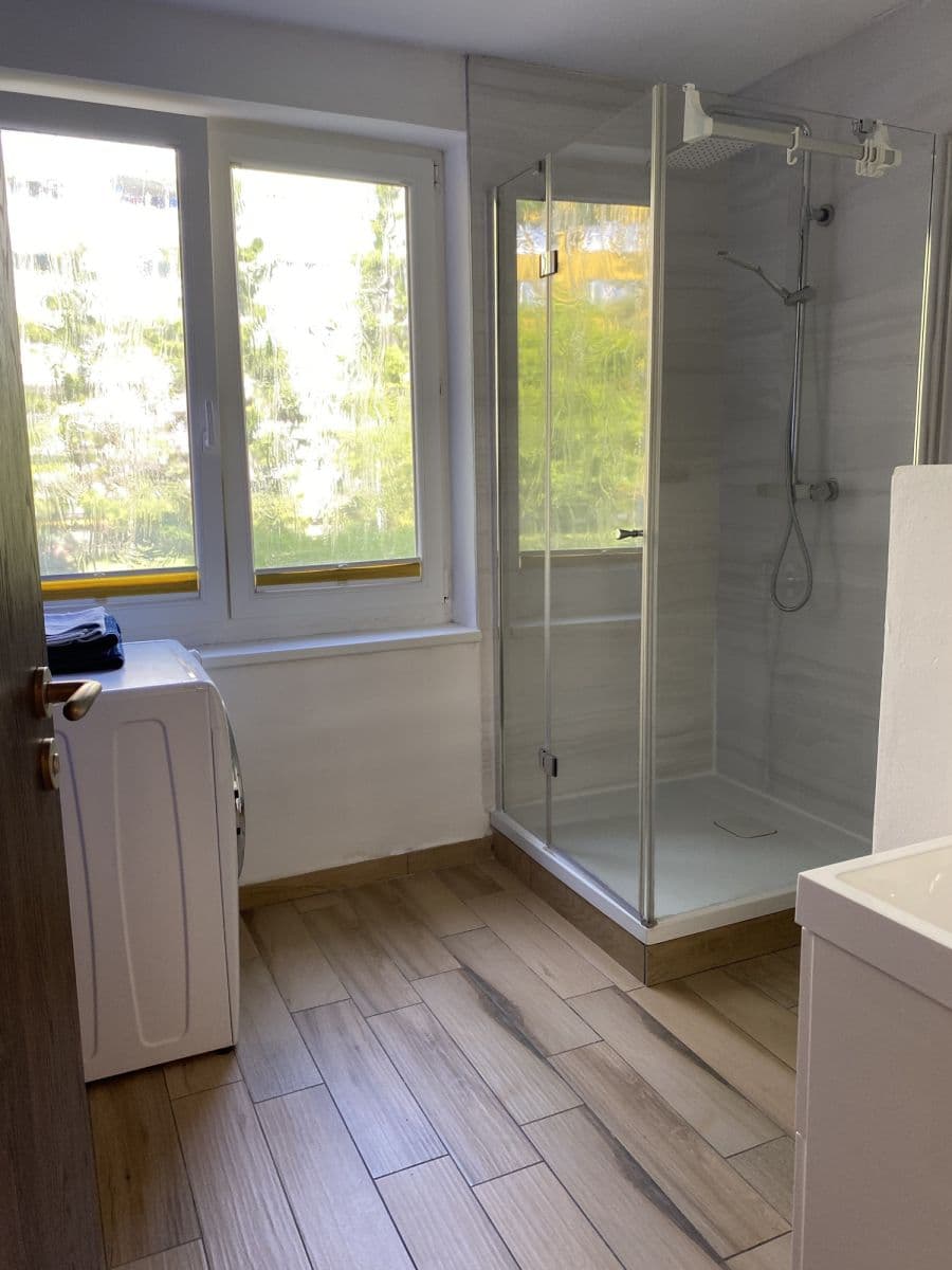 Pronájem bytu  52 m², Hrusická, Praha, Praha