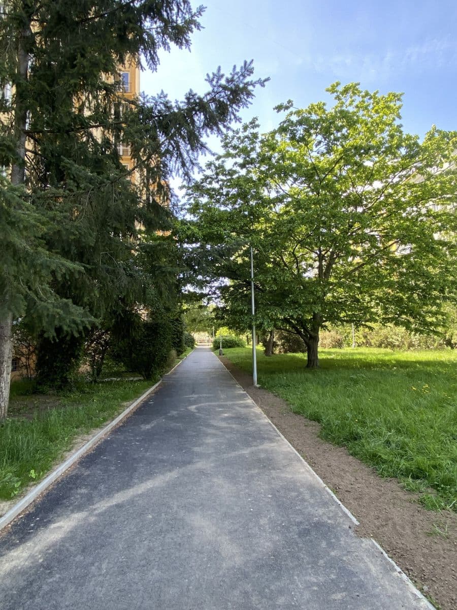 Pronájem bytu  52 m², Hrusická, Praha, Praha