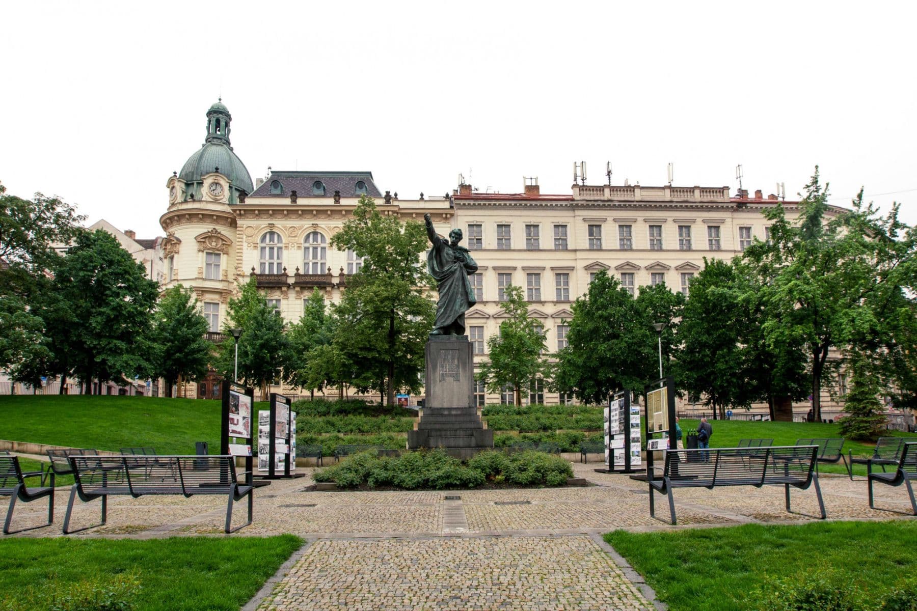 Pronájem bytu  38 m², Havlíčkovo náměstí, Praha, Praha